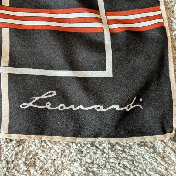 Rare Vintage Leonardo Scarf - Picture 9 of 15